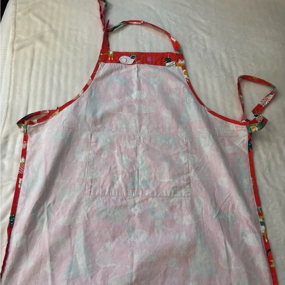 : : DANICA JUBILEE 100% Cotton Cat Print Holiday Apron : :